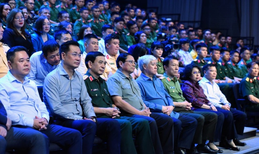 Thủ tướng Phạm Minh Chính chia sẻ về “6 điểm tựa Việt Nam” Thủ tướng Phạm Minh Chính chia sẻ về “6 điểm tựa Việt Nam”