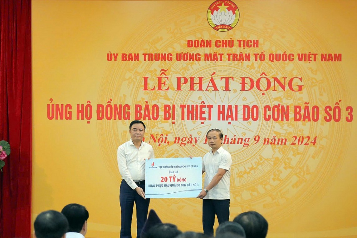 Lãnh đạo, người lao động Petrovietnam quyên góp ủng hộ, trao quà cho đồng bào bị thiệt hại do bão số 3 Lãnh đạo, người lao động Petrovietnam quyên góp ủng hộ, trao quà cho đồng bào bị thiệt hại do bão số 3