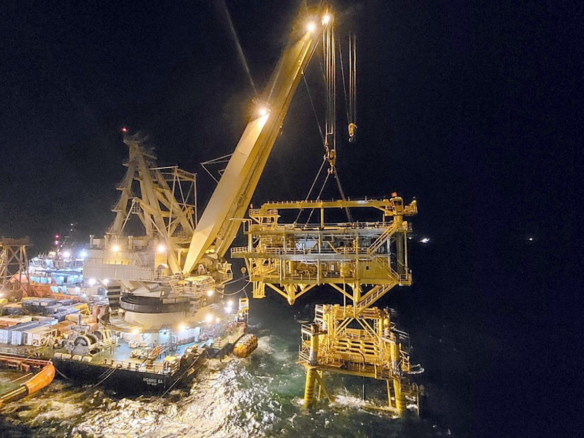 Lắp đặt thành công khối thượng tầng giàn BK-23 Lắp đặt thành công khối thượng tầng giàn BK-23