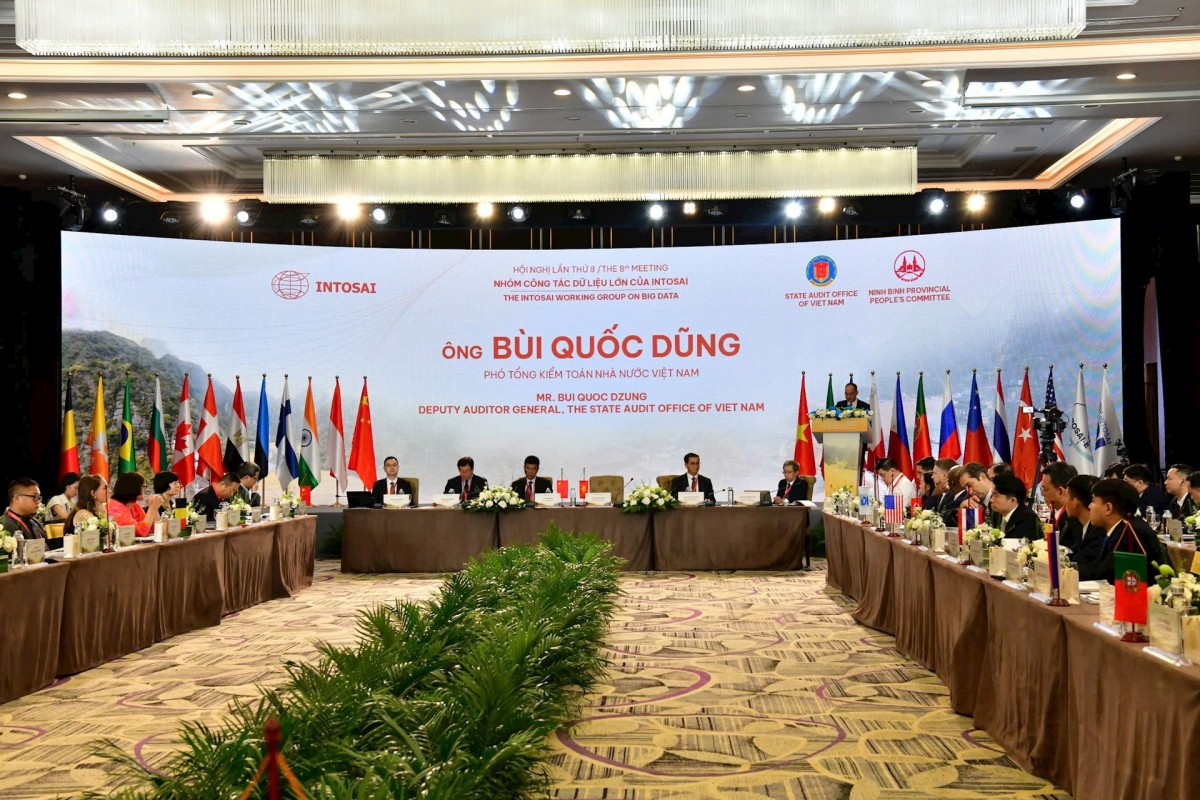 Phó Tổng Kiểm toán nhà nước Bùi Quốc Dũng phát biểu tại Hội nghị Phó Tổng Kiểm toán nhà nước Bùi Quốc Dũng phát biểu tại Hội nghị