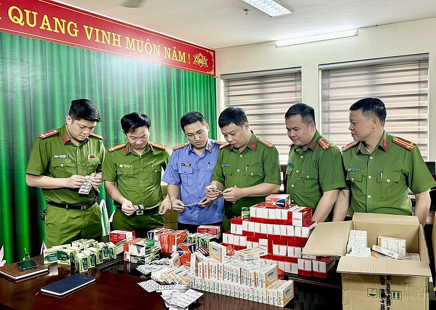 Bộ Công an biểu dương Công an tỉnh Thanh Hoá đã triệt phá đường dây sản xuất thuốc chữa bệnh giả Bộ Công an biểu dương Công an tỉnh Thanh Hoá đã triệt phá đường dây sản xuất thuốc chữa bệnh giả