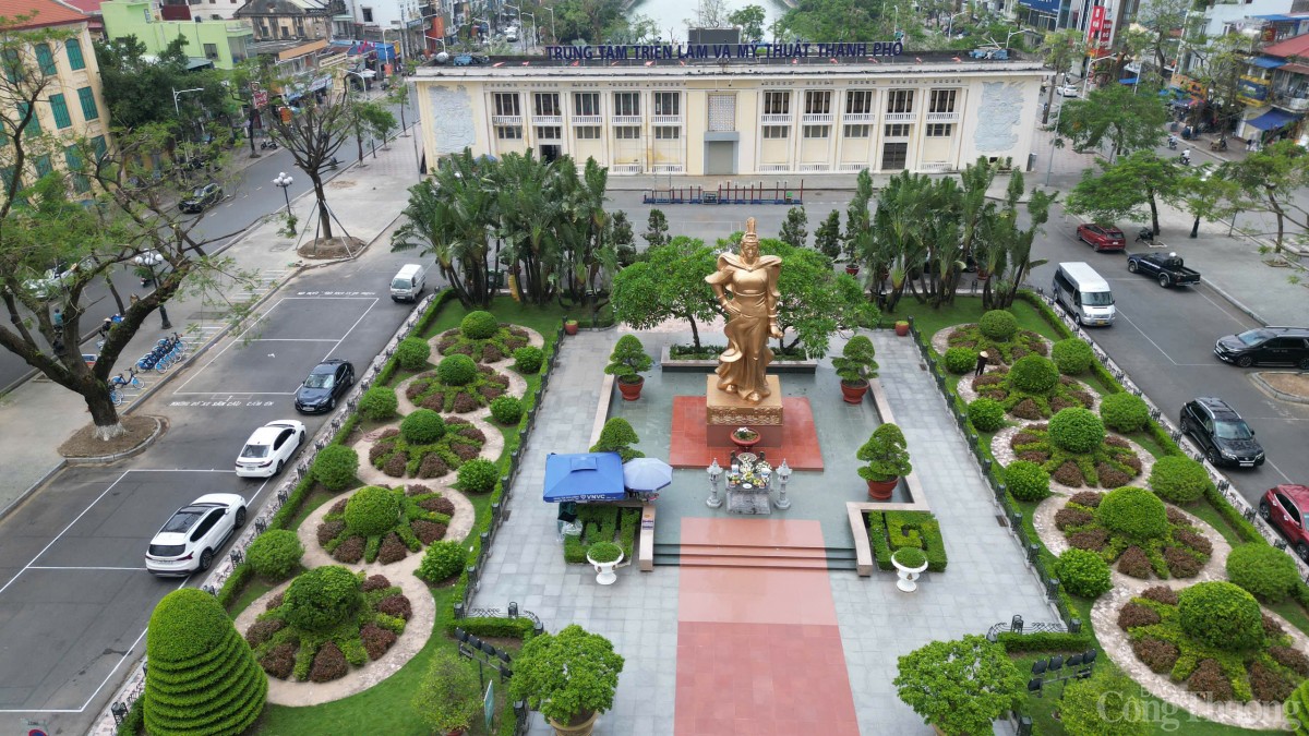 Hải Phòng hoàn thành trồng, dựng lại cây xanh bị gãy, đổ trên nhiều tuyến phố Hải Phòng hoàn thành trồng, dựng lại cây xanh bị gãy, đổ trên nhiều tuyến phố