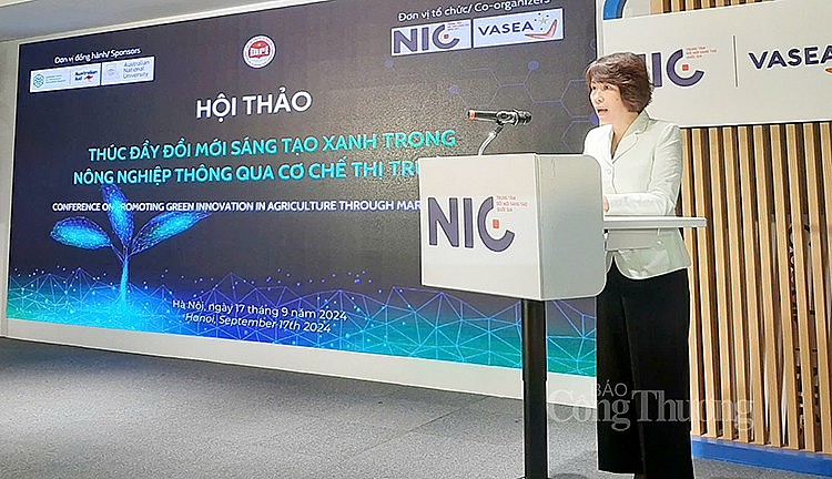 Bà Nguyễn Thị Bích Ngọc - Thứ trưởng Bộ Kế hoạch và Đầu tư phát biểu khai mạc Hội thảo