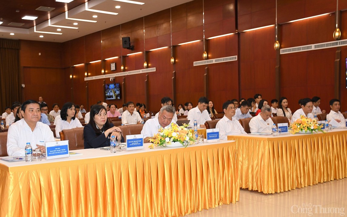 Trao giải cuộc thi viết “Tiết kiệm điện thành thói quen” những chuyện hay tôi kể Trao giải cuộc thi viết “Tiết kiệm điện thành thói quen” những chuyện hay tôi kể