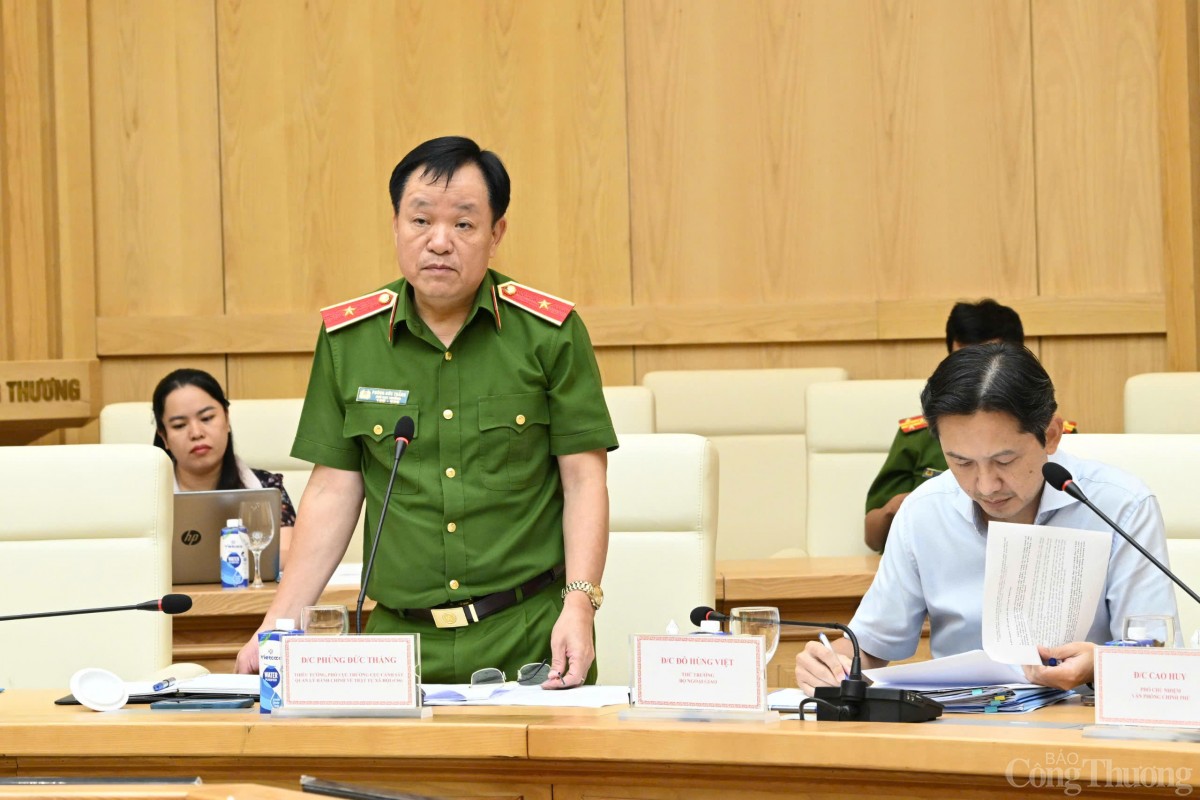 Phó Thủ tướng chúc Ngành Công Thương 'tâm vững, chí bền' hoàn thành thắng lợi mọi nhiệm vụ Phó Thủ tướng chúc Ngành Công Thương 'tâm vững, chí bền' hoàn thành thắng lợi mọi nhiệm vụ