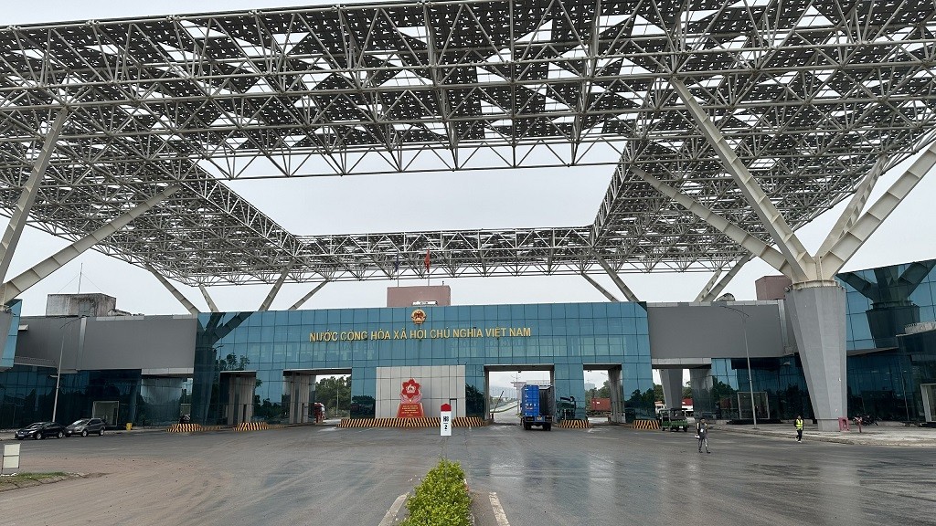 Hoạt động giao thương tại Cửa khẩu quốc tế Móng Cái diễn ra bình thường dịp Tết Trung thu Hoạt động giao thương tại Cửa khẩu quốc tế Móng Cái diễn ra bình thường dịp Tết Trung thu