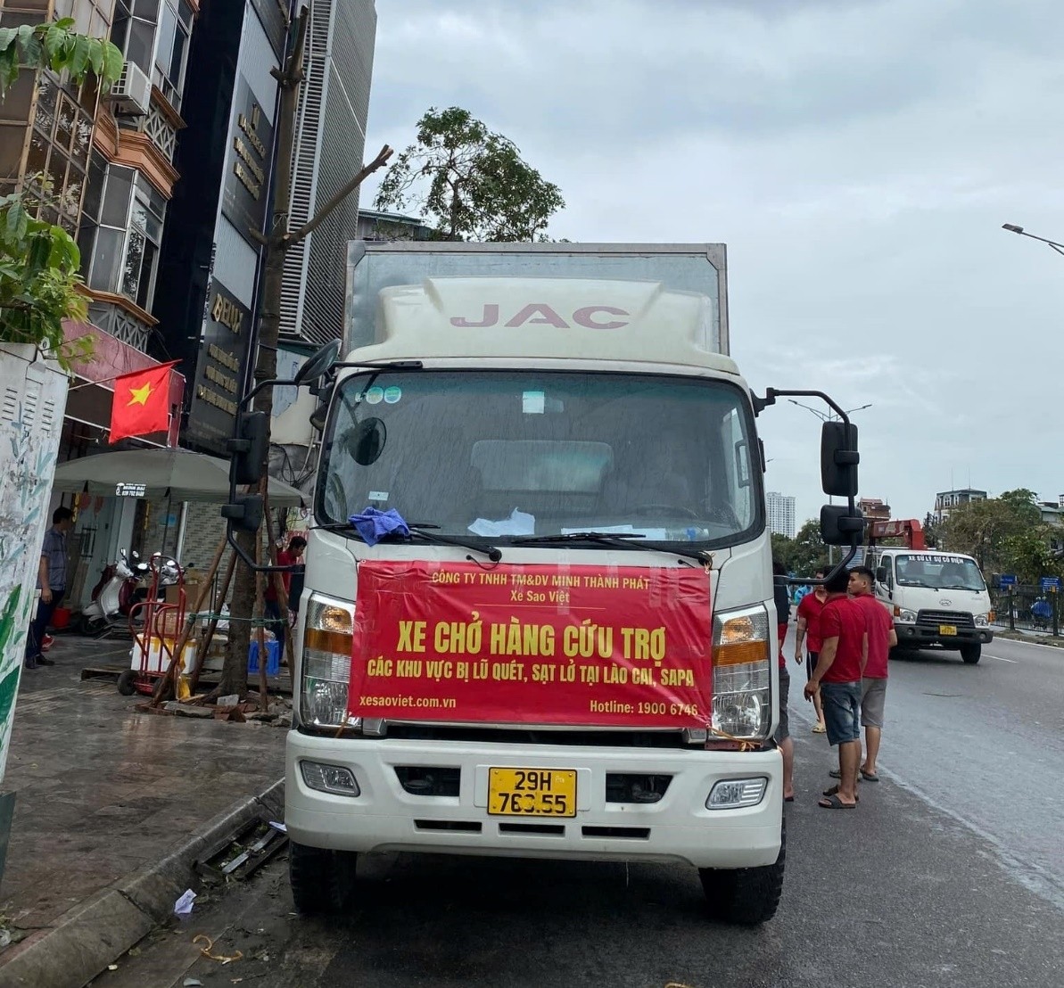 Tiền từ thiện 1 nghìn cũng quý, sao phải mất công 'phông bạt'? Tiền từ thiện 1 nghìn cũng quý, sao phải mất công 'phông bạt'?