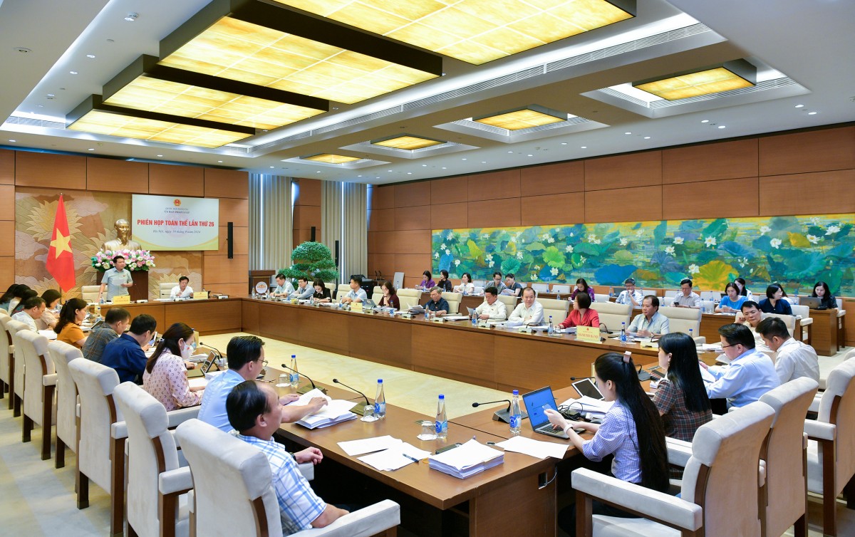 Phiên họp toàn thể lần thứ 26 Ủy ban Pháp luật của Quốc hội Phiên họp toàn thể lần thứ 26 Ủy ban Pháp luật của Quốc hội