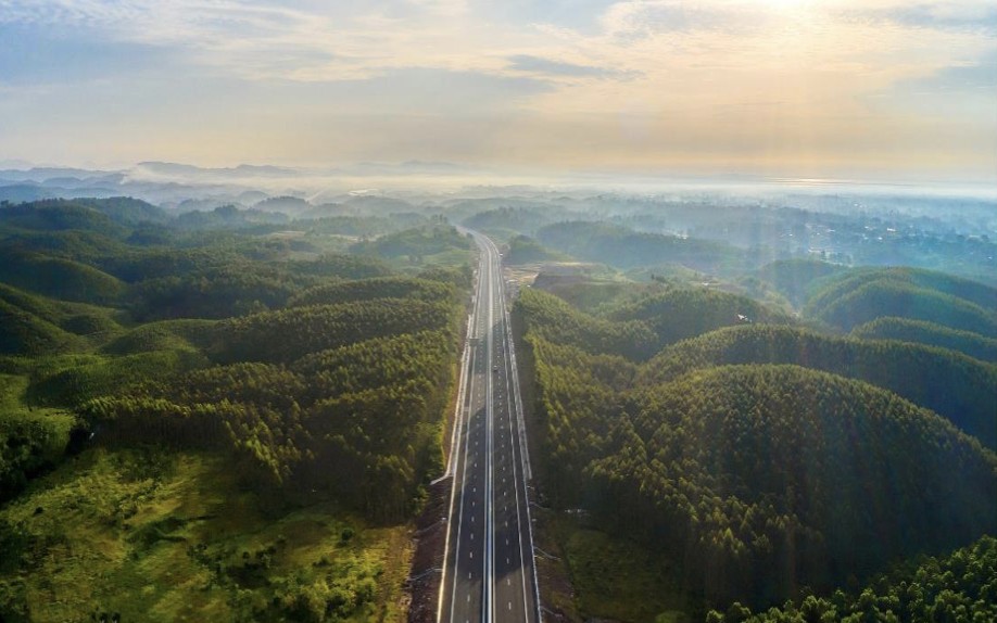 Lâm Đồng: Đề xuất gần 100 vị trí đổ vật liệu dư thừa khi thi công 2 dự án cao tốc