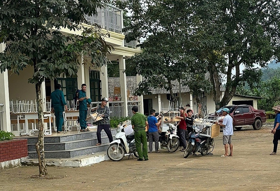 Thanh Hóa: Di dời người dân ra khỏi khu vực nguy cơ sạt lở, lên phương án ứng phó vùng áp thấp Thanh Hóa: Di dời người dân ra khỏi khu vực nguy cơ sạt lở, lên phương án ứng phó vùng áp thấp