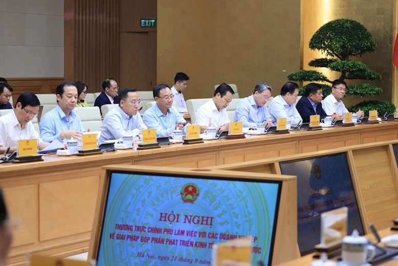 Lãnh đạo các bộ ngành, cơ quan Trung ương tham dự hội nghị - Ảnh: Báo Điện tử Chính phủ Lãnh đạo các bộ ngành, cơ quan Trung ương tham dự hội nghị - Ảnh: Báo Điện tử Chính phủ