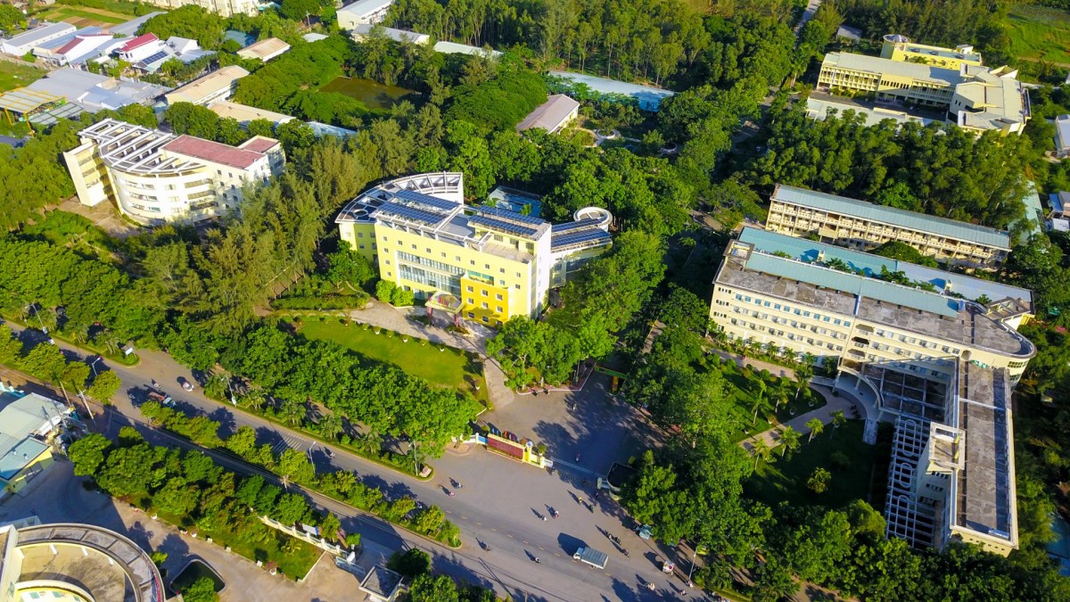 Khuôn viên Trường Đại học Trà Vinh (Ảnh: tvu.edu.vn) Khuôn viên Trường Đại học Trà Vinh (Ảnh: tvu.edu.vn)
