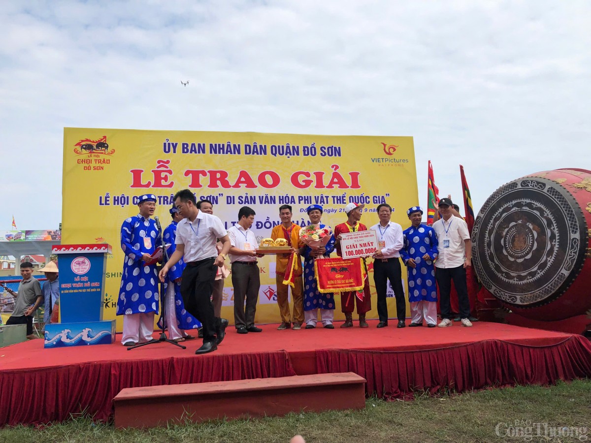 Lễ hội chọi trâu truyền thống Đồ Sơn năm 2024: Sôi động, hấp dẫn, đậm bản sắc văn hóa miền biển Lễ hội chọi trâu truyền thống Đồ Sơn năm 2024: Sôi động, hấp dẫn, đậm bản sắc văn hóa miền biển