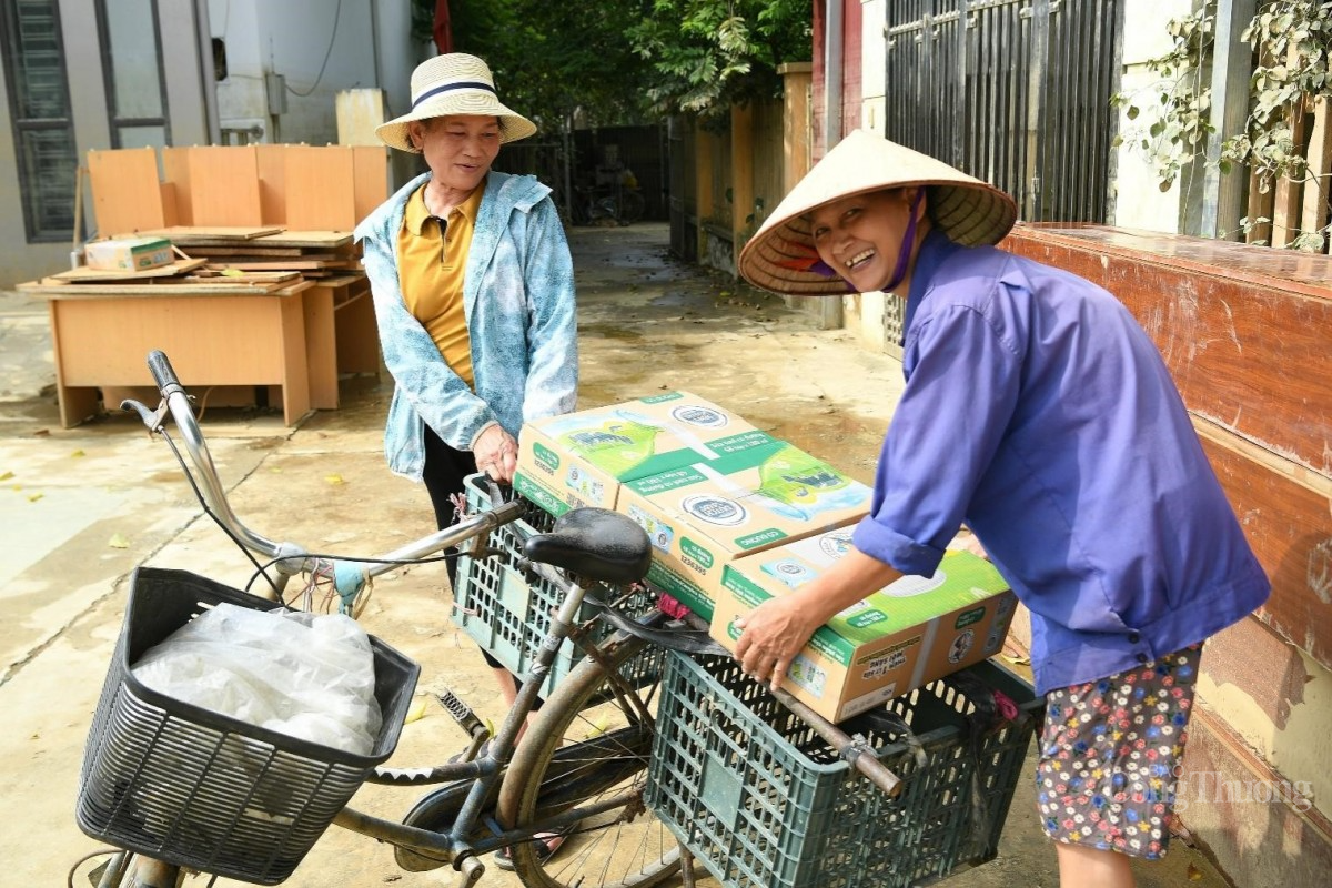 Dinh dưỡng yêu thương, ấm áp tình người tại những vùng chịu thiệt hại nặng nề sau bão Dinh dưỡng yêu thương, ấm áp tình người tại những vùng chịu thiệt hại nặng nề sau bão