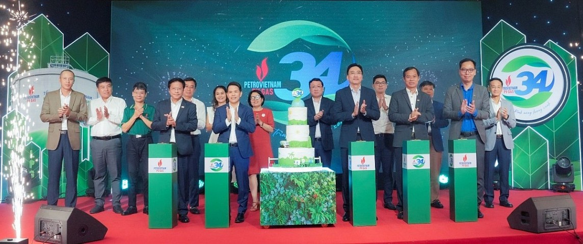 Chúc mừng PV GAS 34 năm xây dựng và phát triển Chúc mừng PV GAS 34 năm xây dựng và phát triển