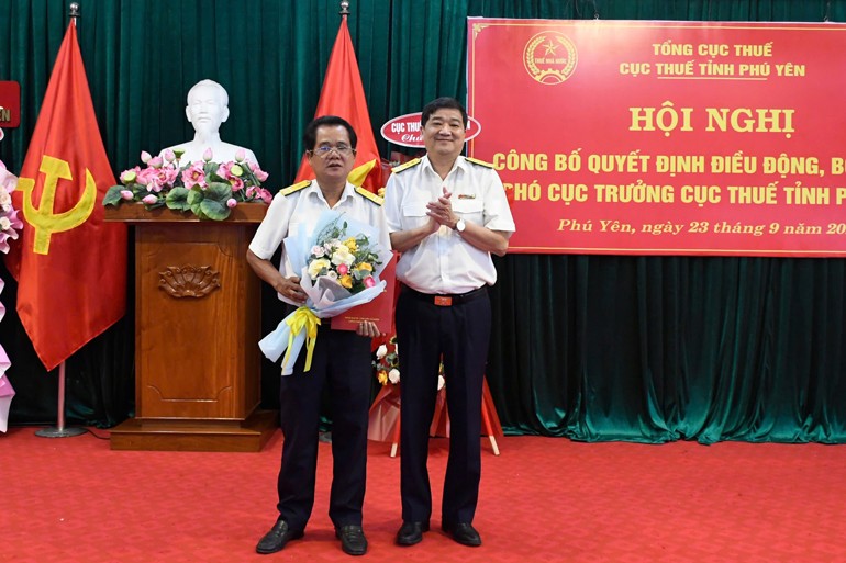 Nhân sự 23/9: Bổ nhiệm nữ Giám đốc Sở Tài chính Vĩnh Phúc; Cục Thuế Phú Yên có thêm Phó Cục trưởng Nhân sự 23/9: Bổ nhiệm nữ Giám đốc Sở Tài chính Vĩnh Phúc; Cục Thuế Phú Yên có thêm Phó Cục trưởng