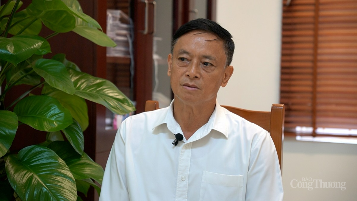 Hà Nội: Kinh hãi nhà xưởng giấy có nguy cơ cháy nổ cao trong khu dân cư Hà Nội: Kinh hãi nhà xưởng giấy có nguy cơ cháy nổ cao trong khu dân cư