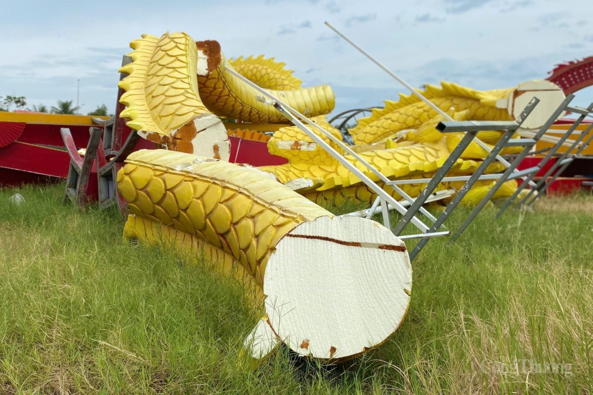  Các linh vật nằm la liệt, ngổn ngang thành một hàng dài