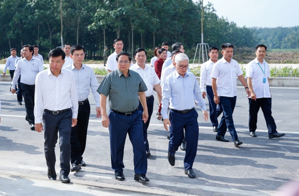 Thủ tướng kiểm tra tiến độ dự án cao tốc thành phố Hồ Chí Minh - Thủ Dầu Một - Chơn Thành Thủ tướng kiểm tra tiến độ dự án cao tốc thành phố Hồ Chí Minh - Thủ Dầu Một - Chơn Thành