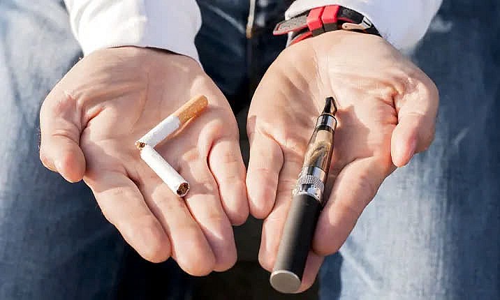 Các sản phẩm thuốc lá mới như thuốc lá điện tử, thuốc lá nung nóng đang trở thành mối lo ngại lớn đối với sức khỏe cộng đồng Các sản phẩm thuốc lá mới như thuốc lá điện tử, thuốc lá nung nóng đang trở thành mối lo ngại lớn đối với sức khỏe cộng đồng