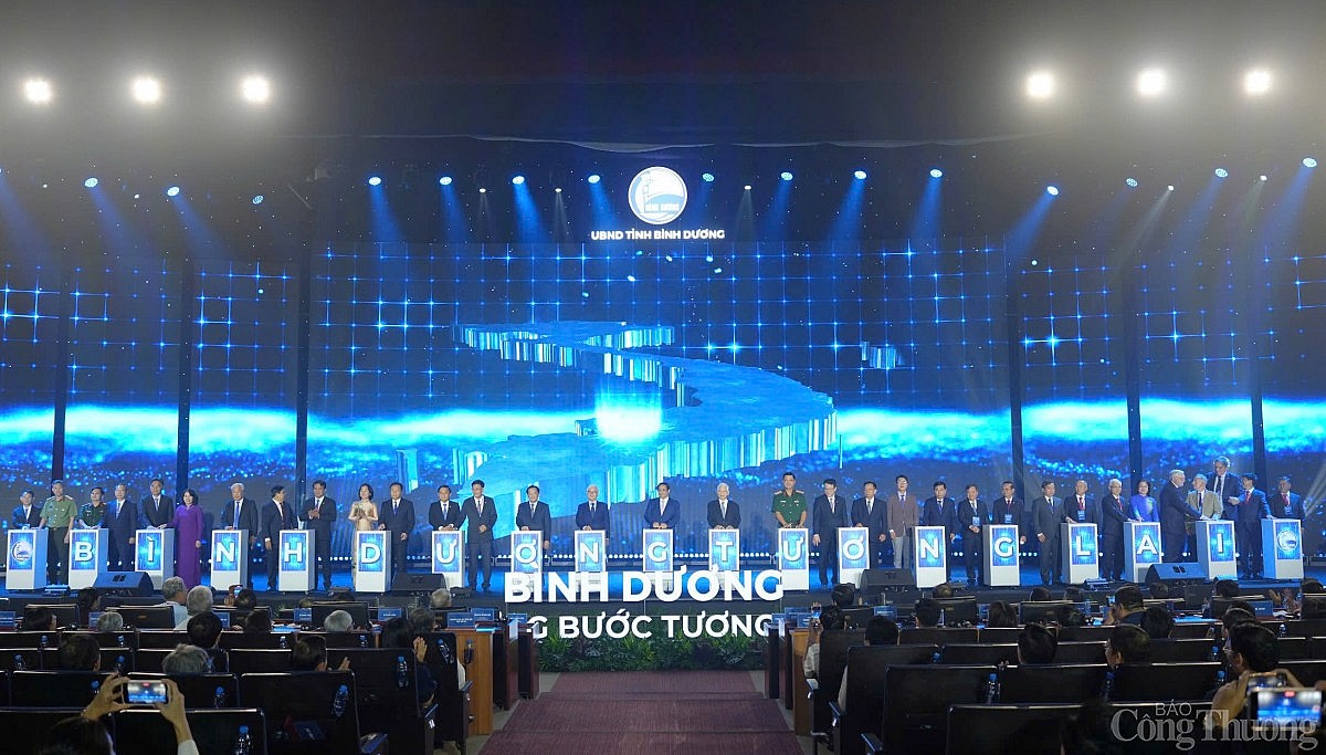 Thủ tướng Phạm Minh Chính: Bình Dương chủ động xây dựng các khu công nghiệp thế hệ mới