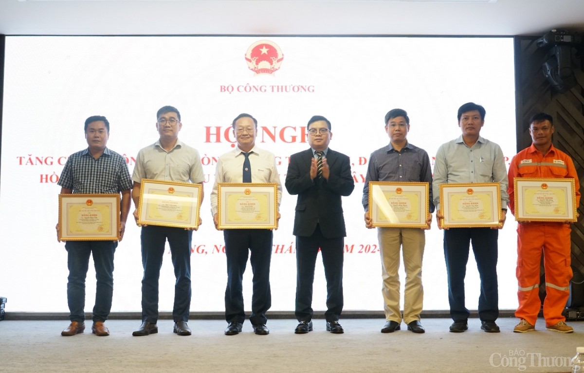 Sẵn sàng theo phương châm '4 tại chỗ' chủ động ứng phó với các đợt thiên tai năm 2024 Sẵn sàng theo phương châm '4 tại chỗ' chủ động ứng phó với các đợt thiên tai năm 2024