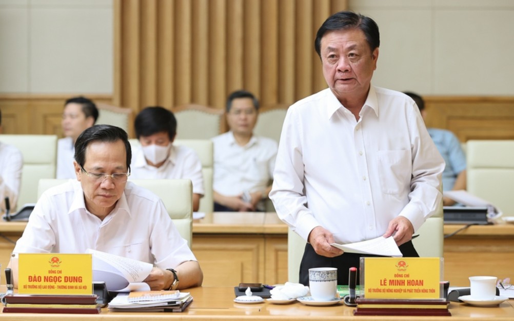 Bộ trưởng Bộ Nông nghiệp và Phát triển nông thôn: Trước mắt tập trung tìm kiếm người mất tích Bộ trưởng Bộ Nông nghiệp và Phát triển nông thôn: Trước mắt tập trung tìm kiếm người mất tích