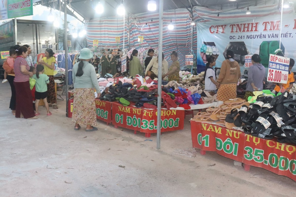 Khai mạc đưa hàng Việt về huyện miền núi tỉnh Bình Thuận Khai mạc đưa hàng Việt về huyện miền núi tỉnh Bình Thuận