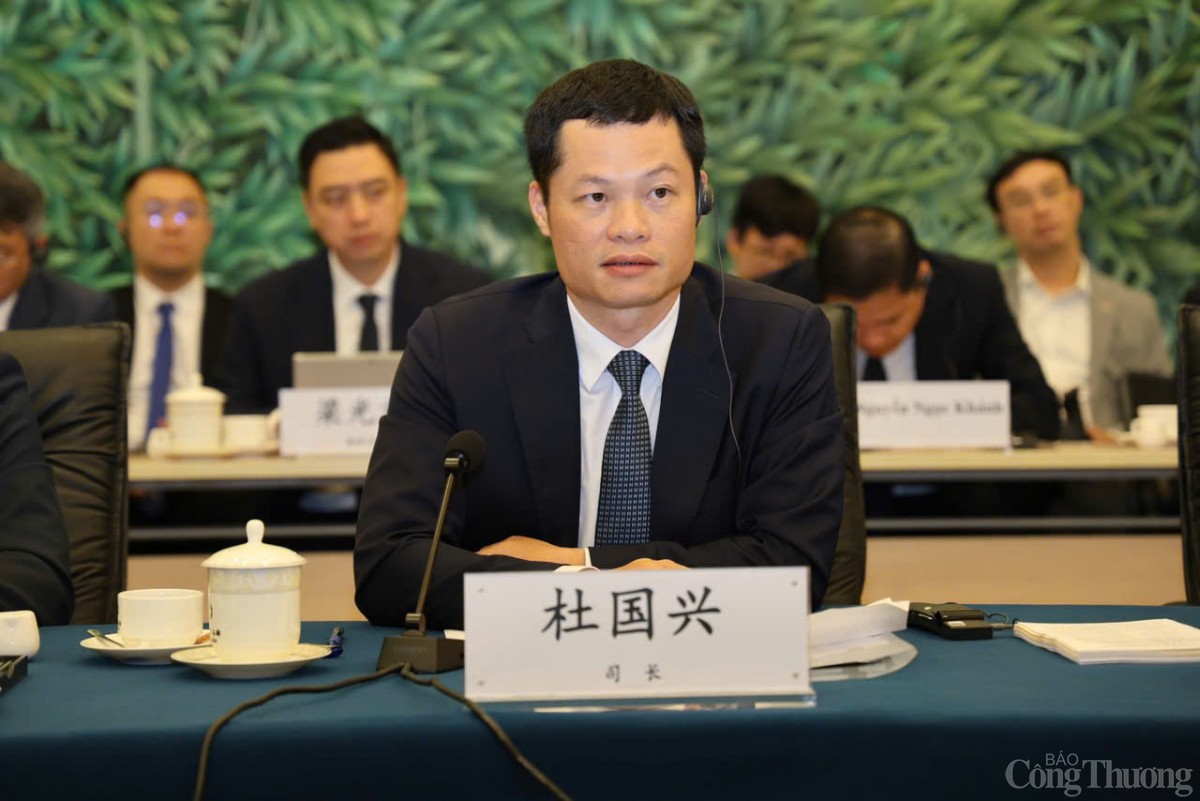 Bộ trưởng Nguyễn Hồng Diên đồng chủ trì Kỳ họp 13 Ủy ban hợp tác kinh tế, thương mại Việt - Trung Bộ trưởng Nguyễn Hồng Diên đồng chủ trì Kỳ họp 13 Ủy ban hợp tác kinh tế, thương mại Việt - Trung