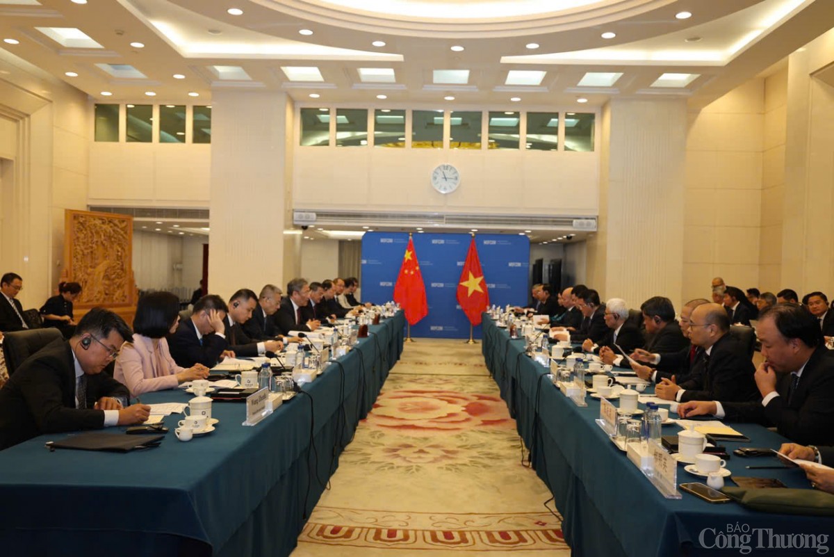 Bộ trưởng Nguyễn Hồng Diên đồng chủ trì Kỳ họp 13 Ủy ban hợp tác kinh tế, thương mại Việt - Trung Bộ trưởng Nguyễn Hồng Diên đồng chủ trì Kỳ họp 13 Ủy ban hợp tác kinh tế, thương mại Việt - Trung