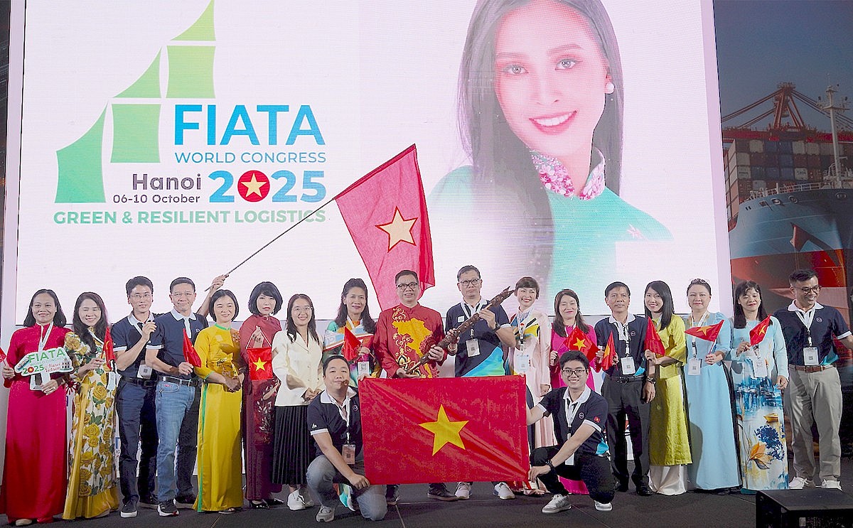 Tham dự FWC 2024, đại diện Việt Nam, Đoàn giao dịch thương mại ngành logistics tại Panama do Hiệp hội Doanh nghiệp dịch vụ Logistics Việt Nam (VLA) chủ trì tổ chức với 25 thành viên đoàn. (Ảnh: Thy Hằng) Tham dự FWC 2024, đại diện Việt Nam, Đoàn giao dịch thương mại ngành logistics tại Panama do Hiệp hội Doanh nghiệp dịch vụ Logistics Việt Nam (VLA) chủ trì tổ chức với 25 thành viên đoàn. (Ảnh: Thy Hằng)