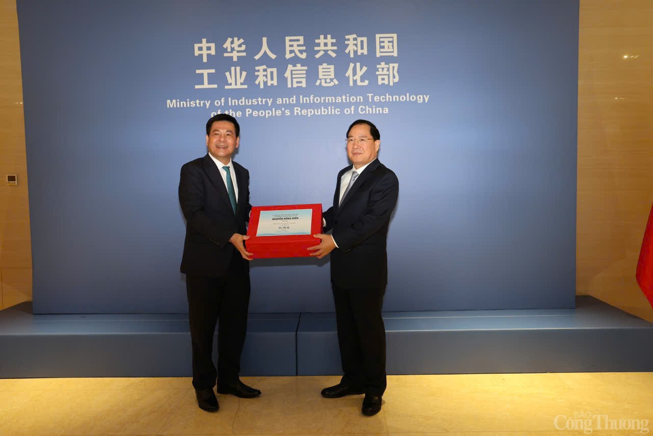 Chùm ảnh: Bộ trưởng Nguyễn Hồng Diên làm việc với Bộ Công nghiệp và Công nghệ thông tin Trung Quốc