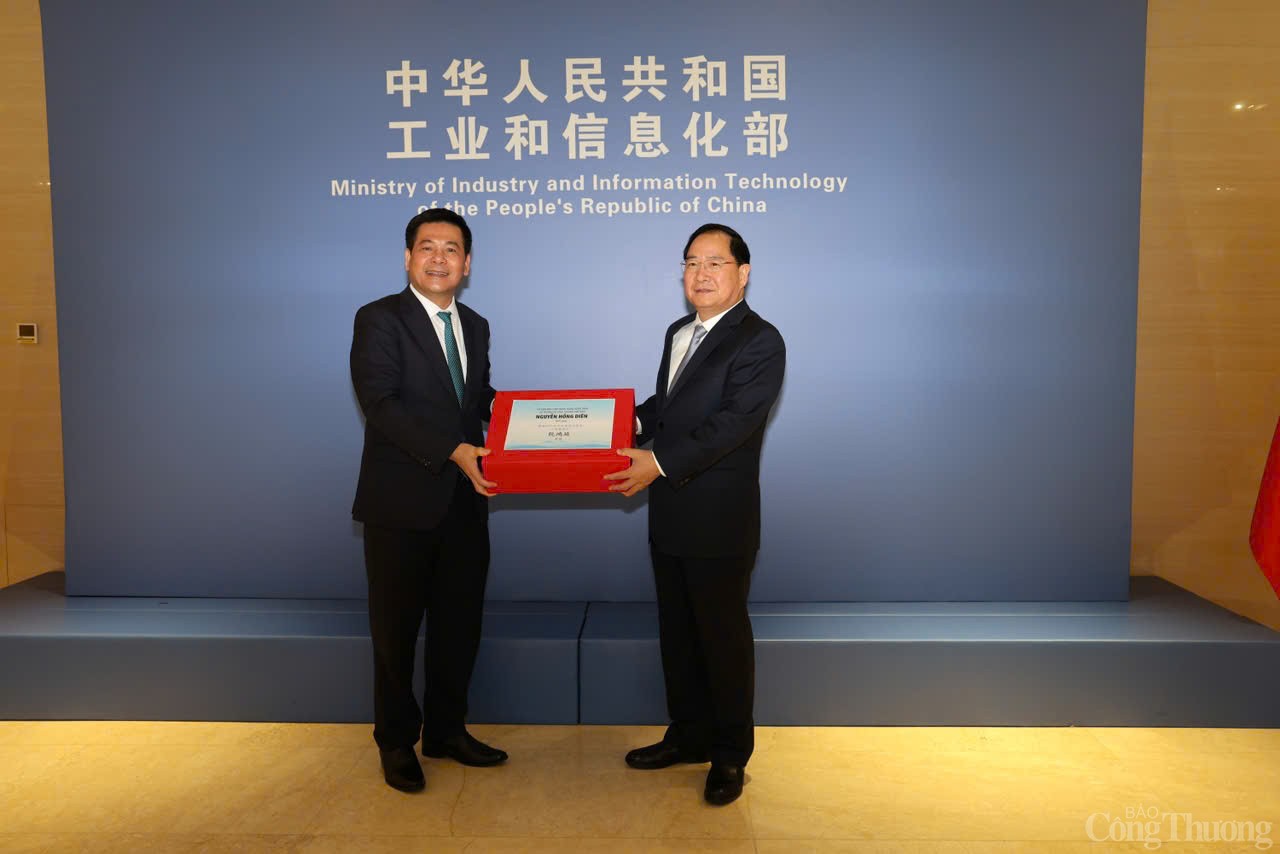 Chùm ảnh: Bộ trưởng Nguyễn Hồng Diên làm việc với Bộ Công nghiệp và Công nghệ thông tin Trung Quốc