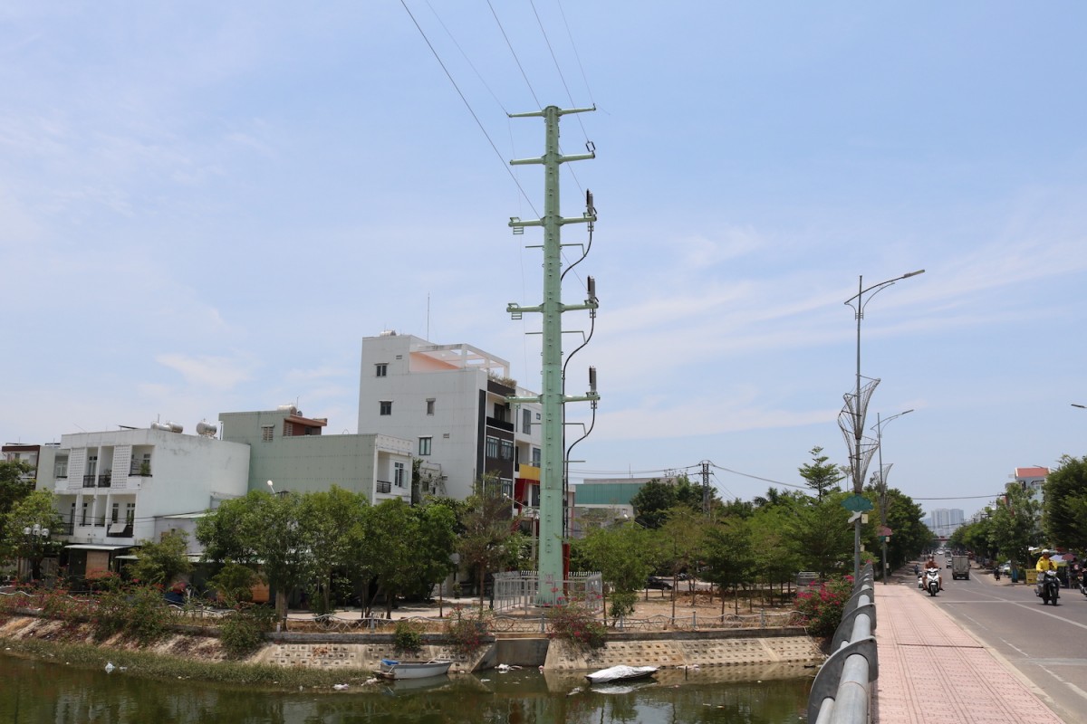 Tuyến đường dây 110kV phần đi nổi và tuyến cáp ngầm cunggx được đóng điện đưa vào vận hành an toàn, tin cậy Tuyến đường dây 110kV phần đi nổi và tuyến cáp ngầm cunggx được đóng điện đưa vào vận hành an toàn, tin cậy