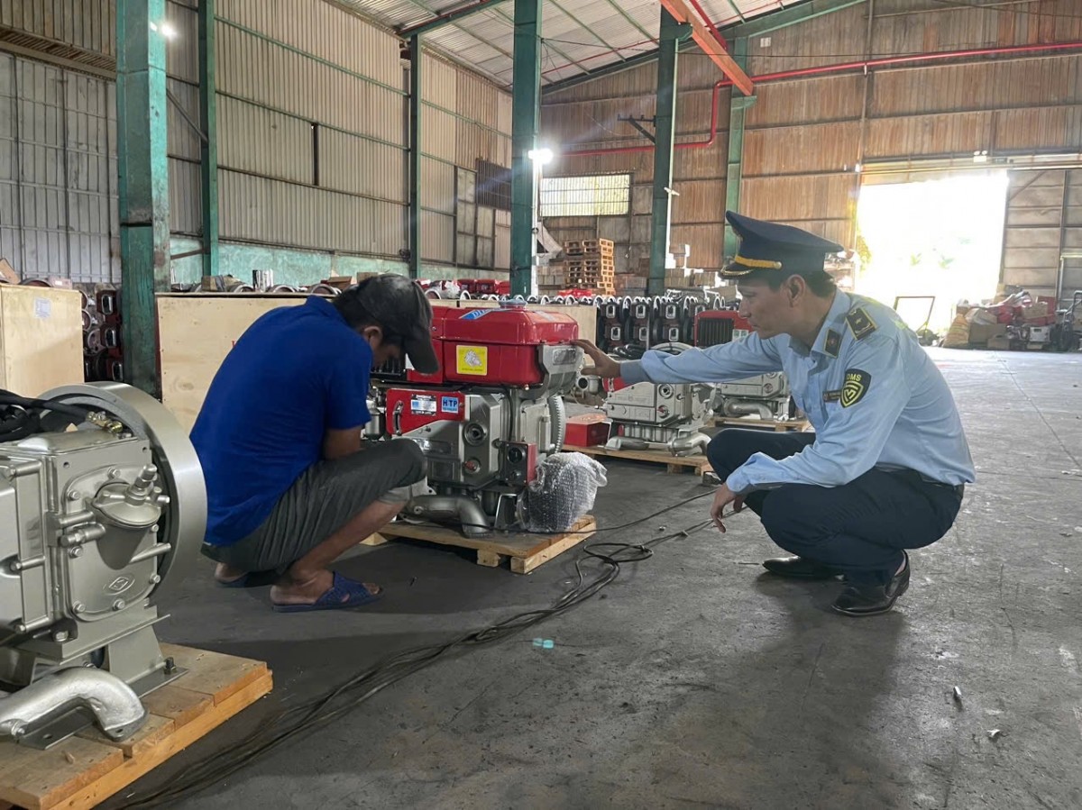 Cục Quản lý thị trường phát hiện lô 90 động cơ diesel có hấu hiệu xâm phạm sở hữu trí tuệ Cục Quản lý thị trường phát hiện lô 90 động cơ diesel có hấu hiệu xâm phạm sở hữu trí tuệ