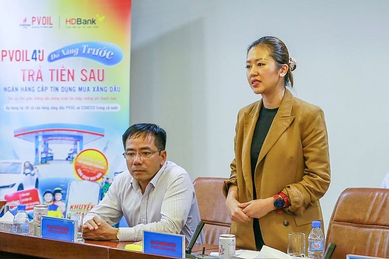 Bà Vũ Hoàng Yến – Tổng Giám đốc Công ty cổ phần Be Group, đơn vị sở hữu Siêu ứng dụng BE chia sẻ thông tin tại buổi họp báo Bà Vũ Hoàng Yến – Tổng Giám đốc Công ty cổ phần Be Group, đơn vị sở hữu Siêu ứng dụng BE chia sẻ thông tin tại buổi họp báo