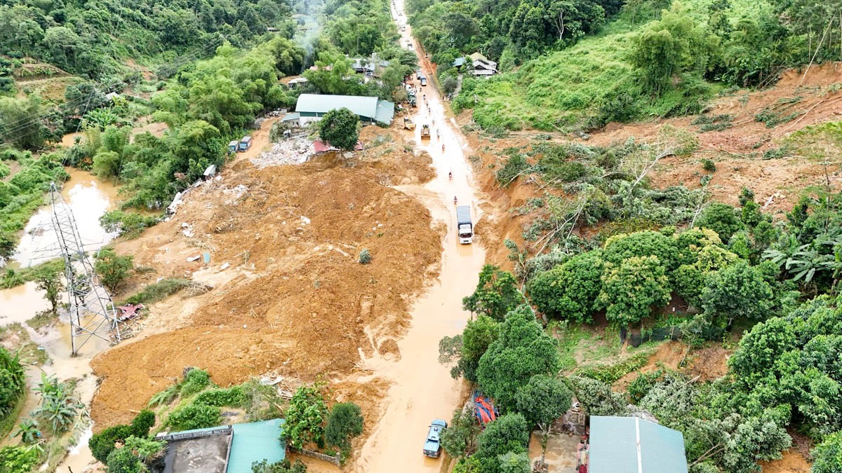 Hà Giang thông xe khu vực sạt lở trên Quốc lộ 2 tại Km49+500 Hà Giang thông xe khu vực sạt lở trên Quốc lộ 2 tại Km49+500