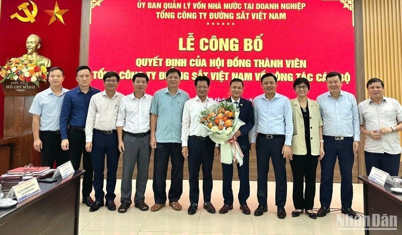 Nhân sự 2/10: Tổng Công ty Đường sắt bổ nhiệm lãnh đạo; UBND TP. Hà Nội điều động nhân sự Nhân sự 2/10: Tổng Công ty Đường sắt bổ nhiệm lãnh đạo; UBND TP. Hà Nội điều động nhân sự