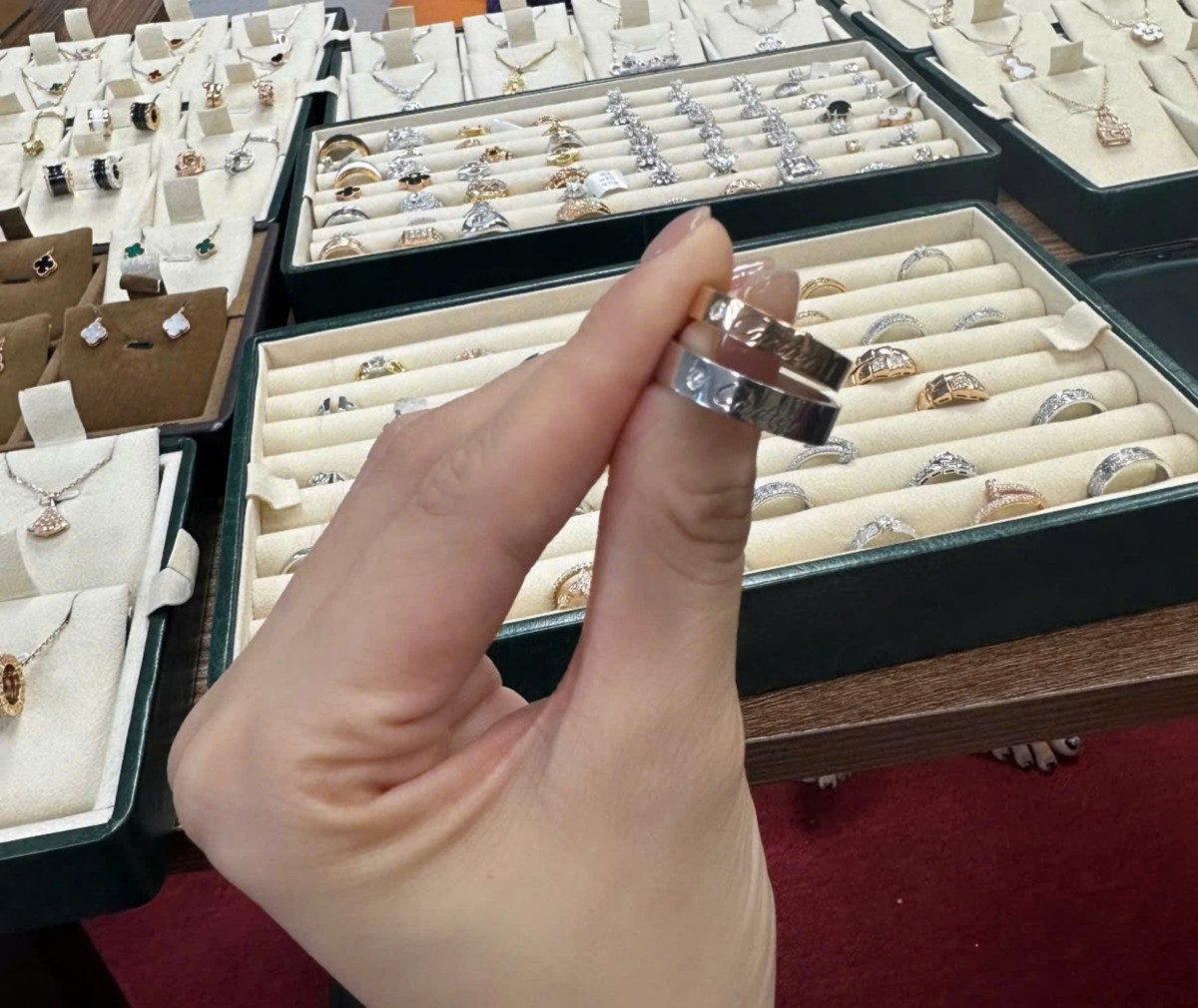 Hà Nội: Vàng bạc đá quý Như An Diamond bán hàng giả mạo thương hiệu Cartier, BVLGari Hà Nội: Vàng bạc đá quý Như An Diamond bán hàng giả mạo thương hiệu Cartier, BVLGari