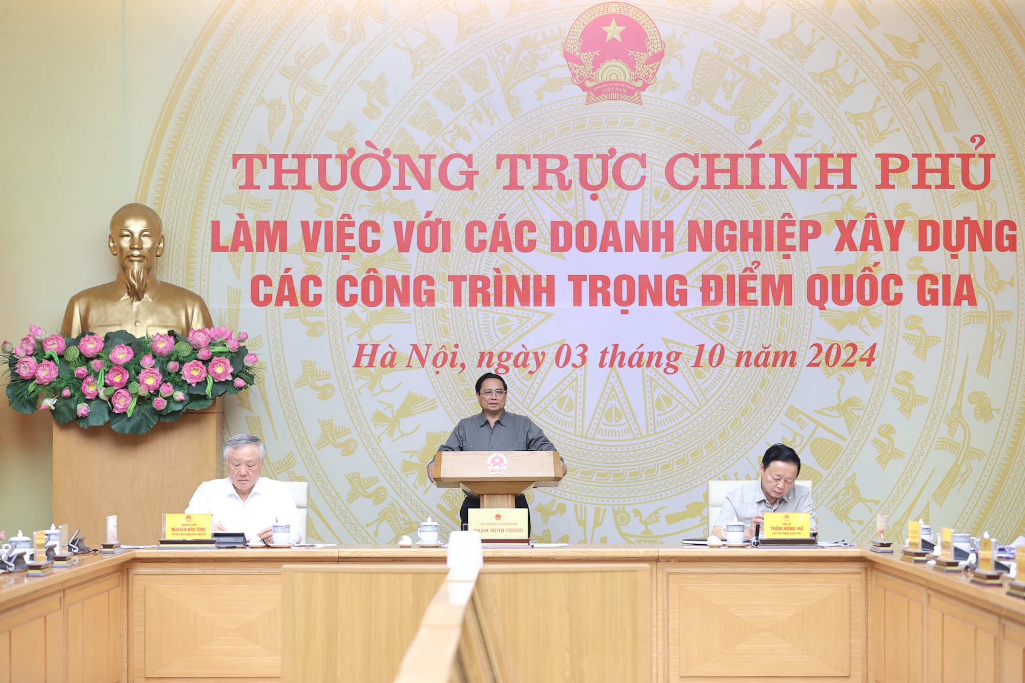 Thủ tướng kêu gọi doanh nghiệp cùng xây dựng các công trình trọng điểm quốc gia