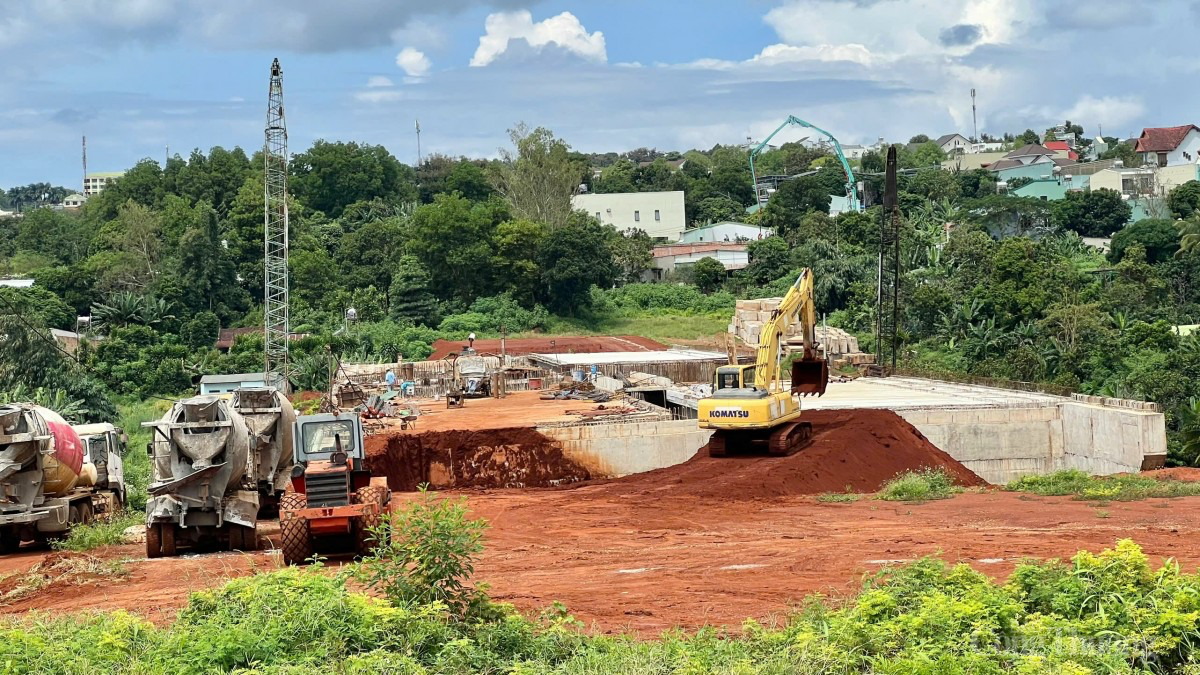 Gia Lai: Cận cảnh dự án 2.000 tỷ đồng chậm tiến độ Gia Lai: Cận cảnh dự án 2.000 tỷ đồng chậm tiến độ