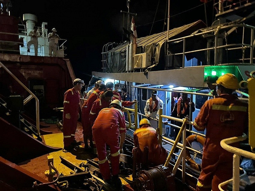 Tàu PVT Neptune thay đổi hải trình để bàn giao an toàn 3 ngư dân gặp nạn cho Hải quân Myanmar vào ngày 25/9/2024 Tàu PVT Neptune thay đổi hải trình để bàn giao an toàn 3 ngư dân gặp nạn cho Hải quân Myanmar vào ngày 25/9/2024