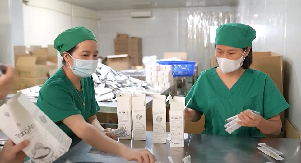 Quy trình đóng gói sản phẩm bột sắn Tràng An. Quy trình đóng gói sản phẩm bột sắn Tràng An.