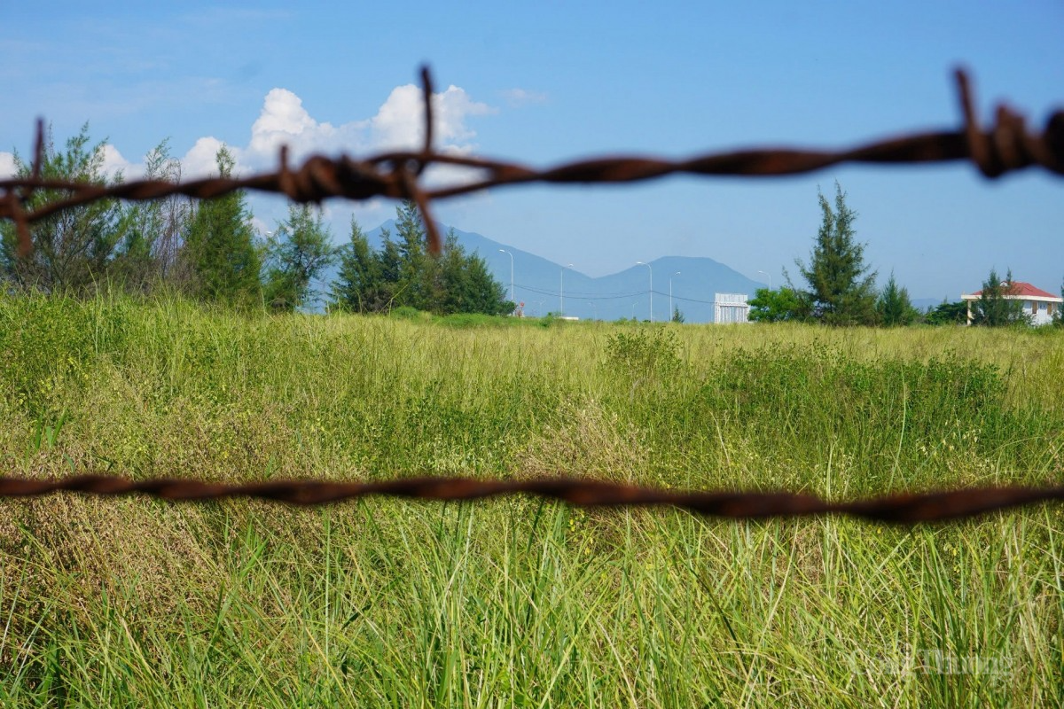 Dự án này được giao đất từ rất lâu nhưng chậm đầu tư, gây lãng phí tài nguyên đất đai, tạo điểm đen về an ninh trật tự, vệ sinh môi trường