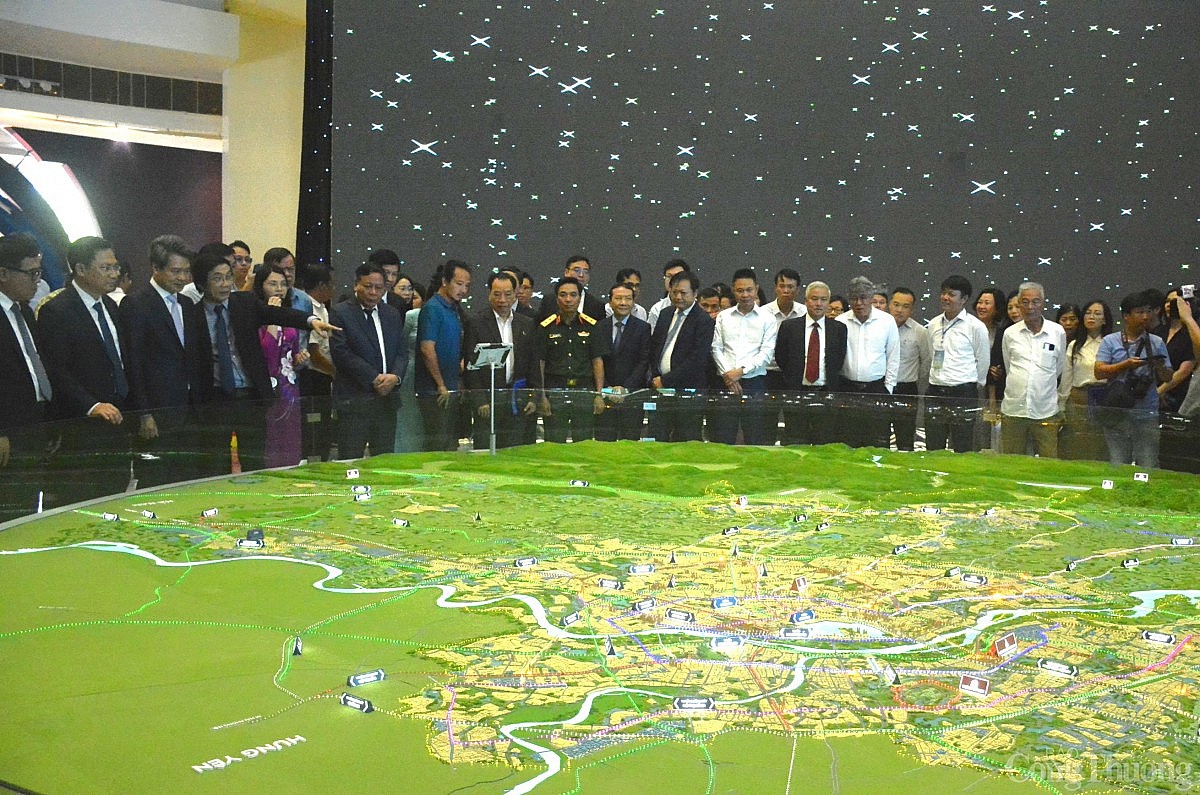 Khai mạc triển lãm về thành tựu kinh tế, văn hóa, xã hội của Thủ đô Hà Nội