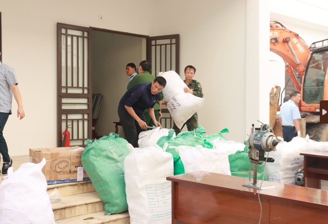 Thái Bình: Tiêu hủy trên 40.000 sản phẩm tang vật vi phạm hành chính, trị giá 237 triệu đồng Thái Bình: Tiêu hủy trên 40.000 sản phẩm tang vật vi phạm hành chính, trị giá 237 triệu đồng