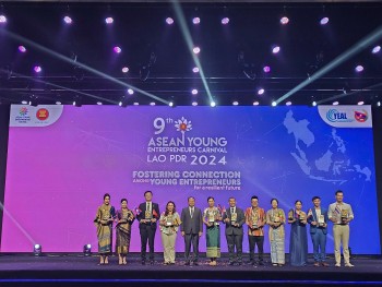 Chủ tịch TTC Energy ông Đặng Huỳnh Anh Tuấn vinh dự đón nhận giải thưởng Doanh nhân trẻ ASEAN 2024