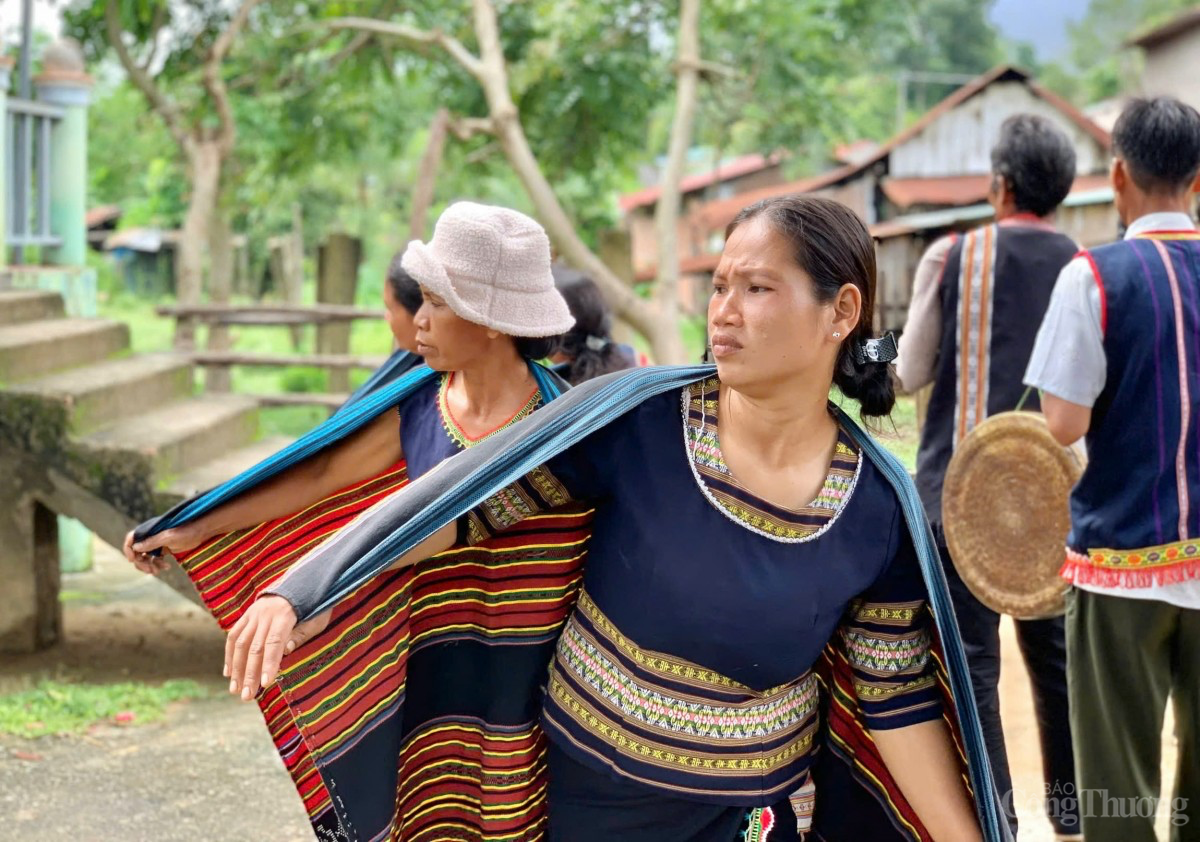 Múa chiêu - nét văn hoá đặc sắc của người Hà Lăng ở Kon Tum Múa chiêu - nét văn hoá đặc sắc của người Hà Lăng ở Kon Tum