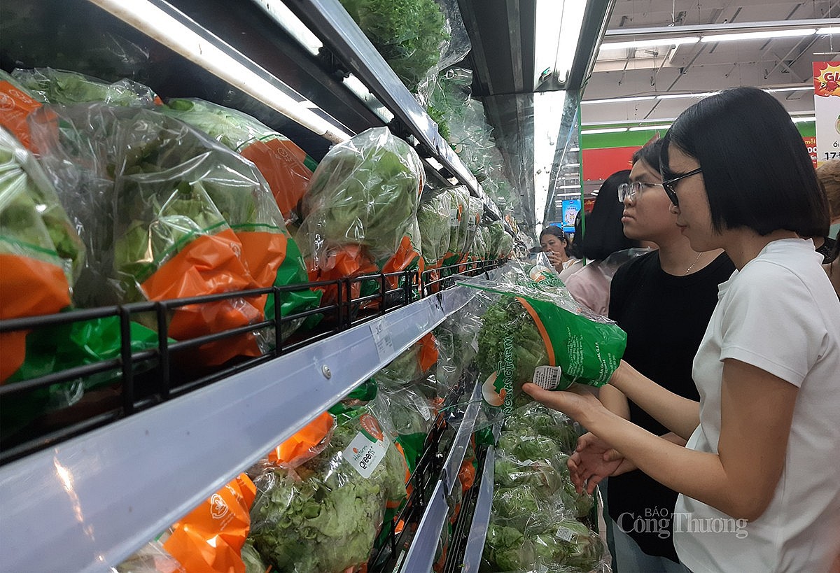 Người tiêu dùng Thủ đô mua sắm tại siêu thị Người tiêu dùng Thủ đô mua sắm tại siêu thị