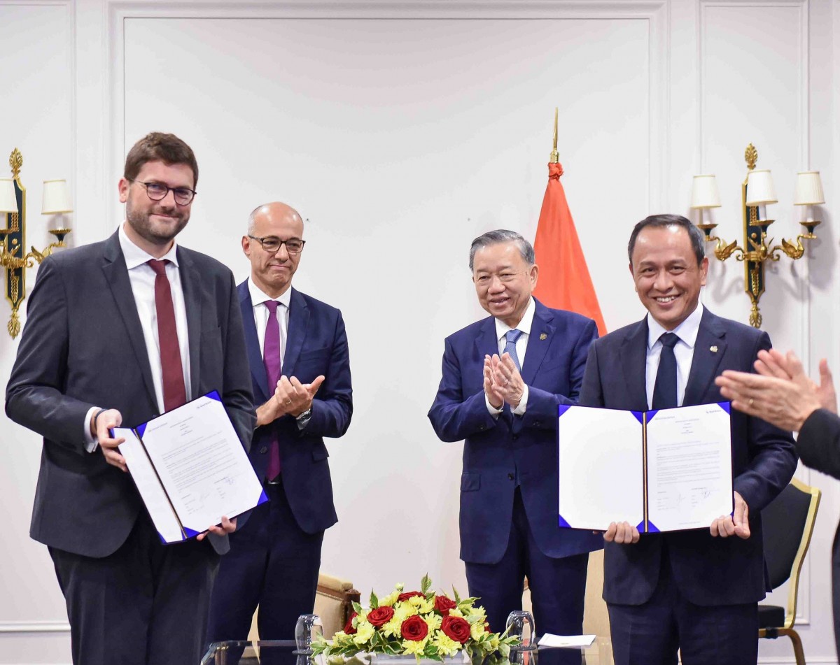 Lễ trao biên bản hợp tác diễn ra dưới sự chứng kiến của Tổng bí thư, Chủ tịch nước Cộng hòa xã hội chủ nghĩa Việt Nam Tô Lâm. Lễ trao biên bản hợp tác diễn ra dưới sự chứng kiến của Tổng bí thư, Chủ tịch nước Cộng hòa xã hội chủ nghĩa Việt Nam Tô Lâm.